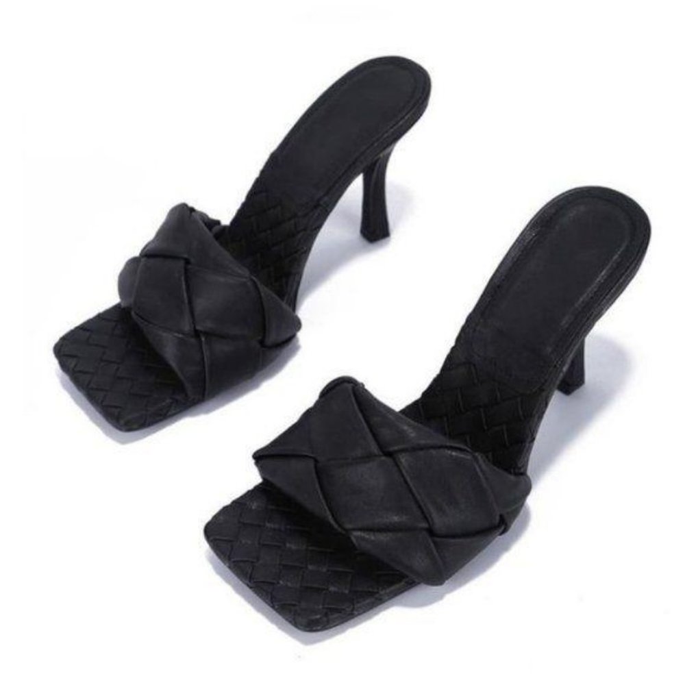 !! EXCLUSIVE !! Square Toe Braided Mule in Black - Picture 2 of 12